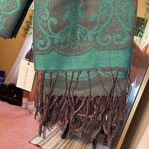 Never been worn fashion scarf